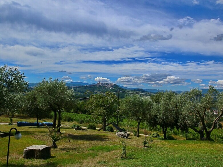 Agroturismo Beautiful Agritourism On A Lightly Sloping Hill