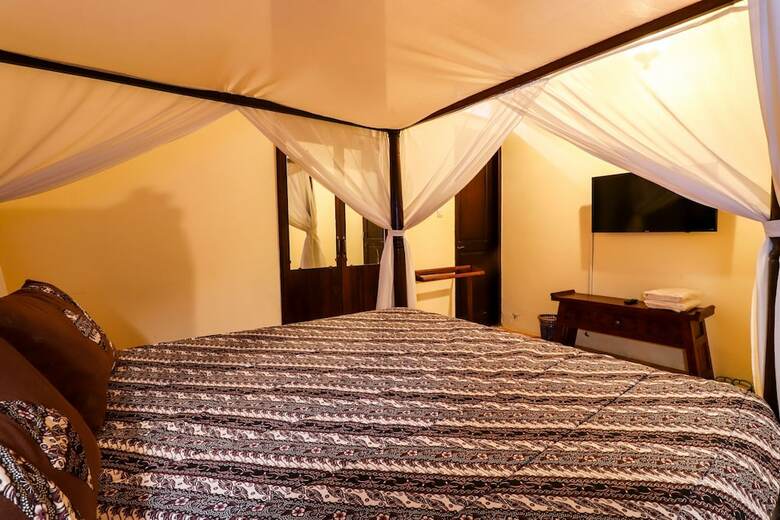 Hotel Griya Pamengkang 1 - Javanese House