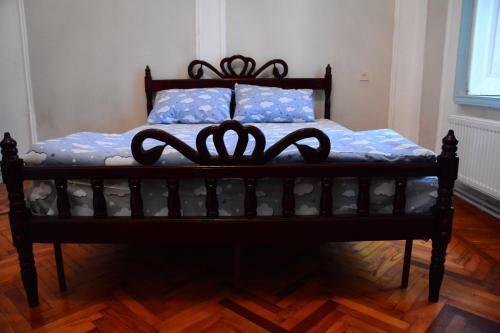 Hostal Flora Hostel