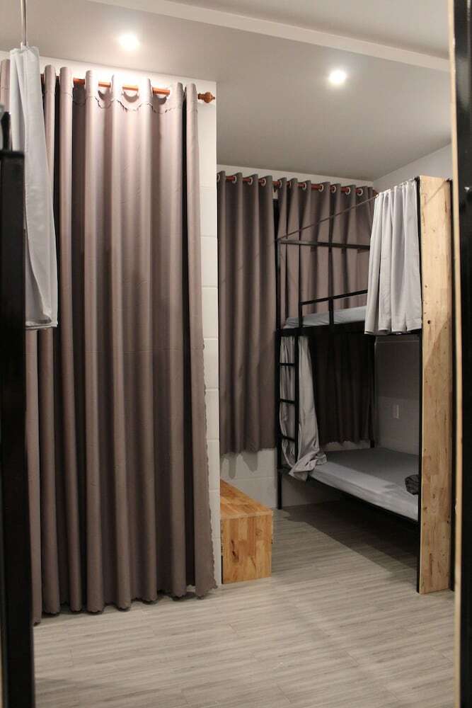 Hostal B Home - Hostel