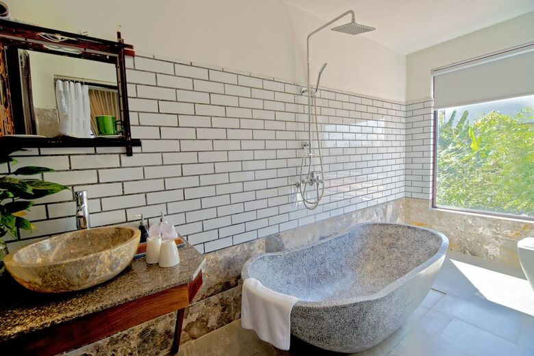 Bed & Breakfast Hemp Wellness Retreat