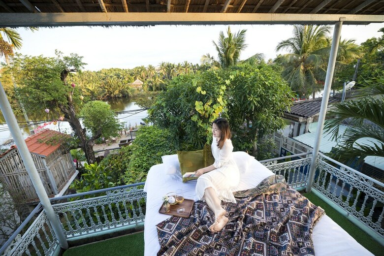 Bed & Breakfast Hemp Wellness Retreat