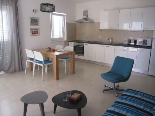 Apartments Jela