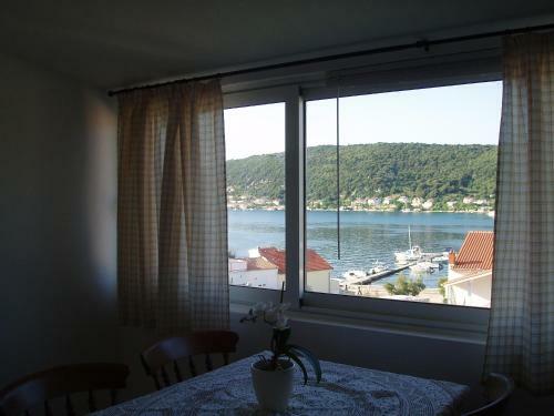 Hostal Guesthouse Tariba