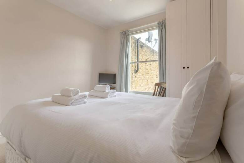Charming Two Bedroom Home In West London