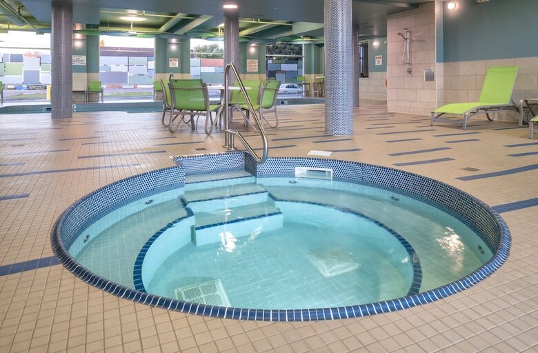 Hotel Holiday Inn Express & Suites Brandon
