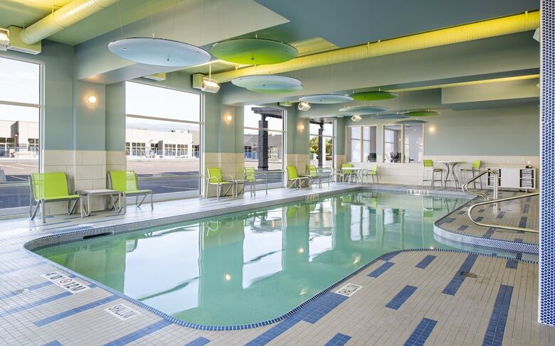 Hotel Holiday Inn Express & Suites Brandon