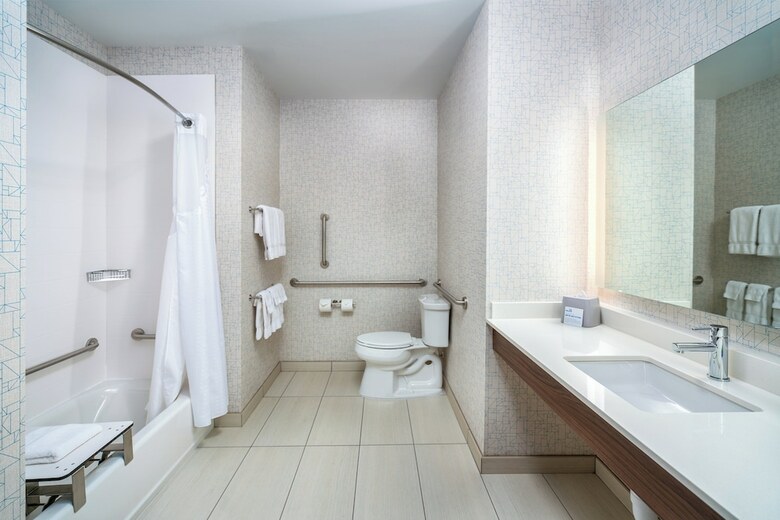 Hotel Holiday Inn Express & Suites Brandon