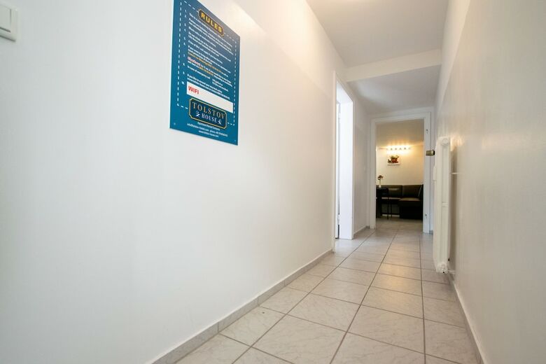 Tolstov-hotels Convenient 4 Room Apartment