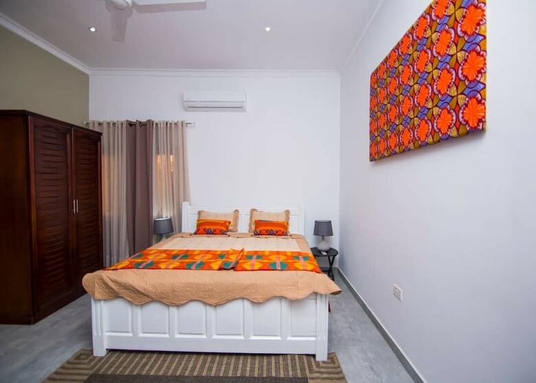 The Blank Lounge & Apartment