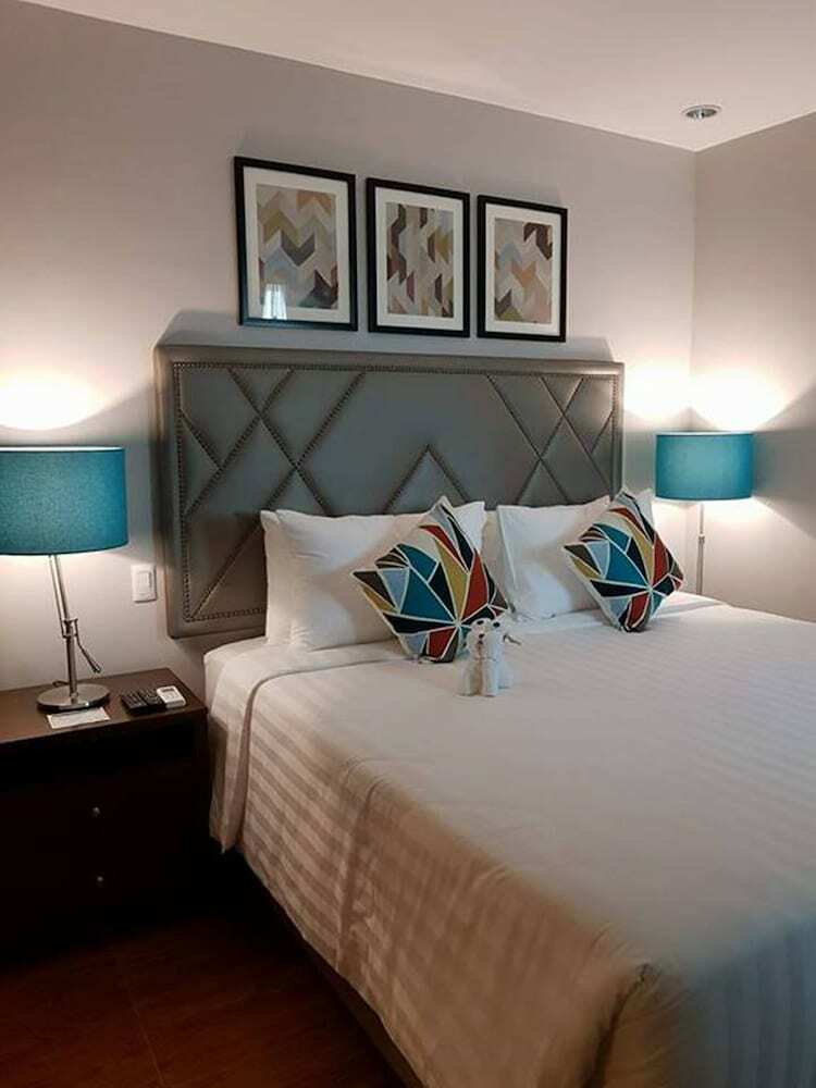 Dalian Peak Hotel