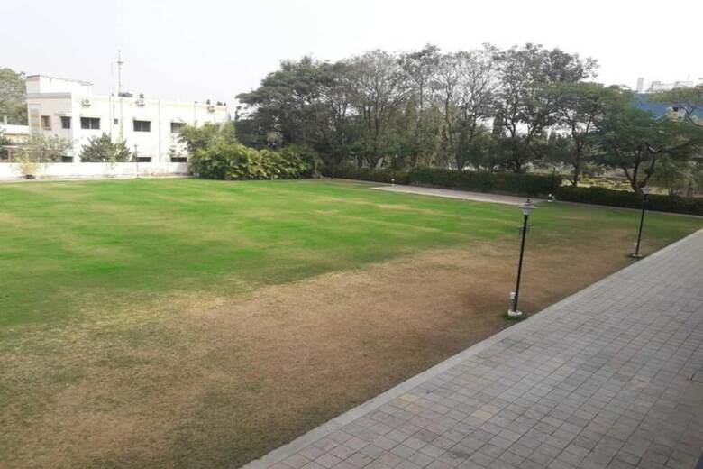 Hotel President Banquet & Lawns