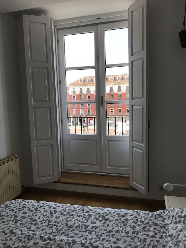 Apartamentos Espacios Blanco Plaza Mayor Con Vistas