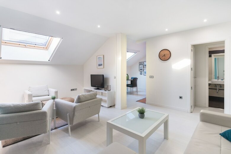 Apartamentos Sleep La Latina By Stay