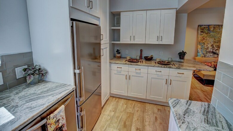9 Bedroom, South Mint Street