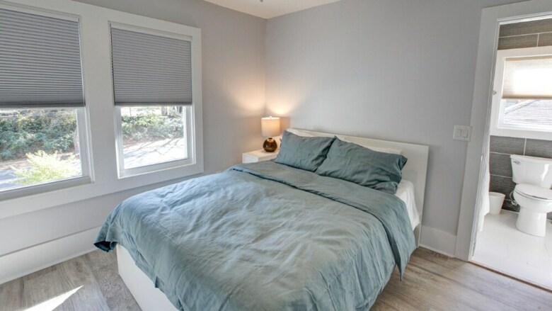 9 Bedroom, South Mint Street