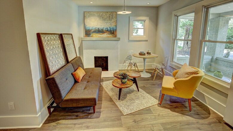 9 Bedroom, South Mint Street