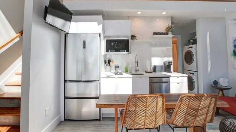 2 Bedroom, Woodside Avenue