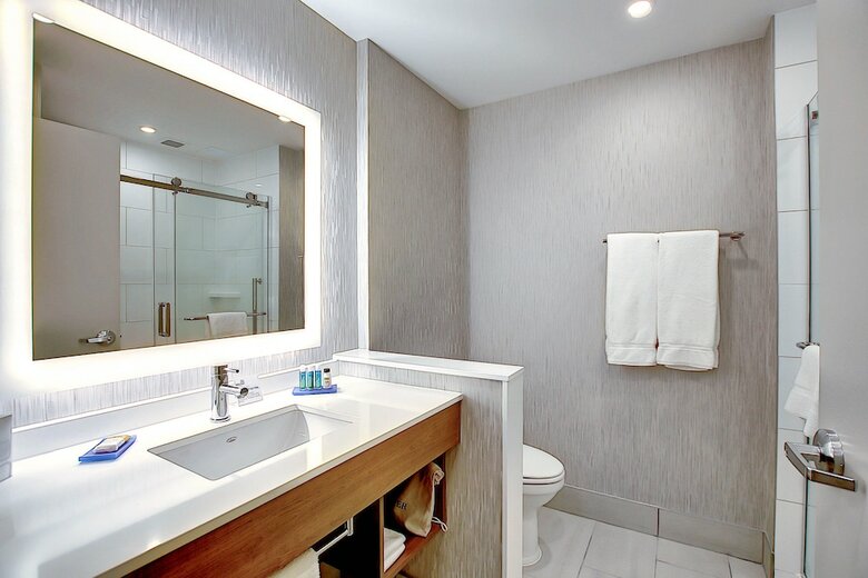 Hotel Holiday Inn Express & Suites Calgary Airport Trail Ne