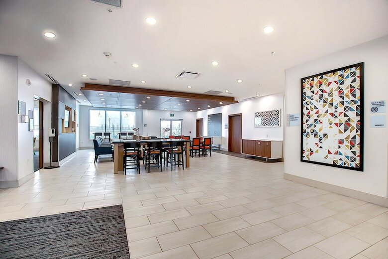 Hotel Holiday Inn Express & Suites Calgary Airport Trail Ne