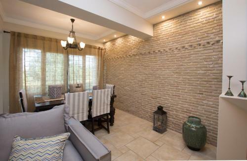 Hotel Golden Coast Boutique - Luxury Living