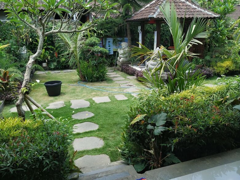 Hotel Putu's Paradise Guesthouse