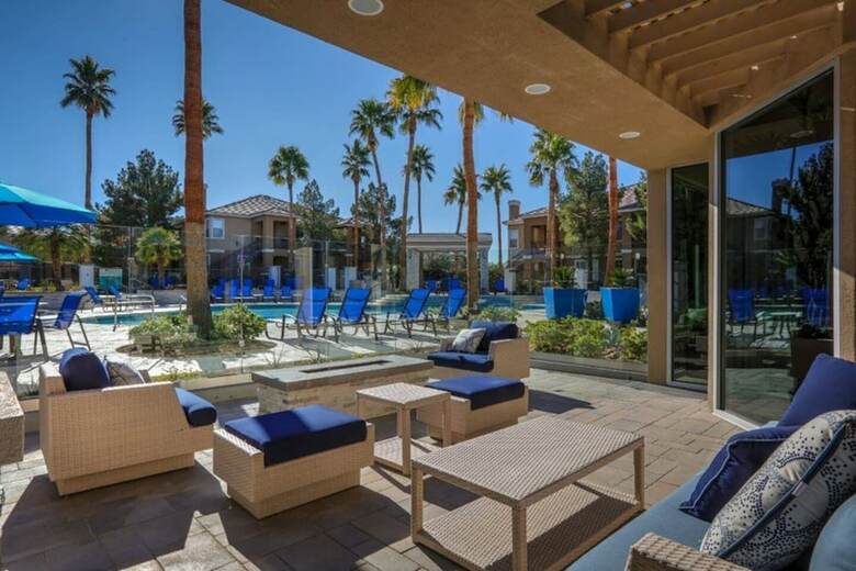 Villa Quiet Home 9 Minutes To Strip Balcony & Pool