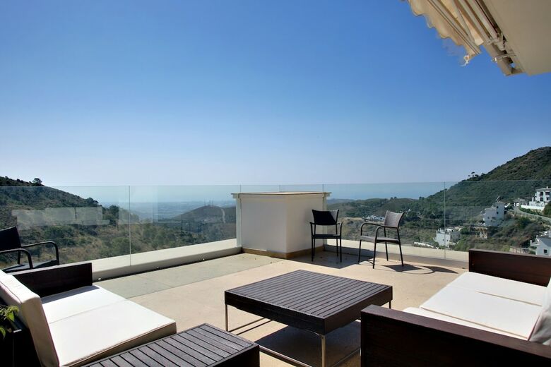 Modern Two Bedroom Villa With Indoor Pool & Spa