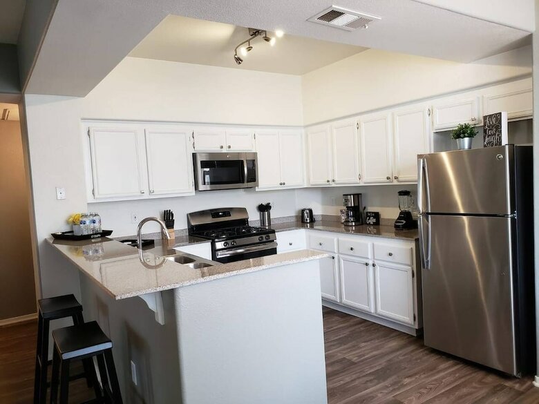Beautiful & Quiet Apartment 15 Minutes From Strip
