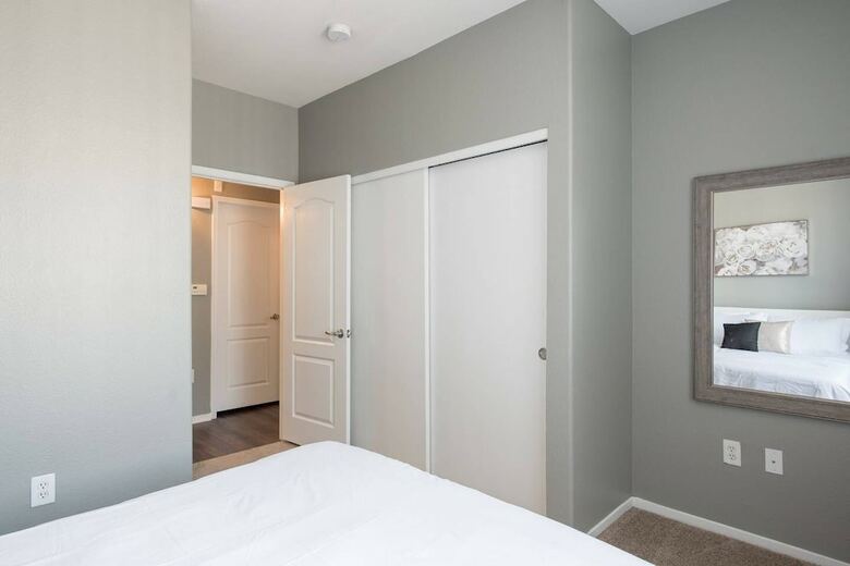 Apartamento Modern Quiet Home - 15 Minutes To Strip With Pool!
