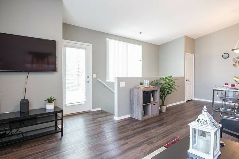 Apartamento Modern Quiet Home - 15 Minutes To Strip With Pool!