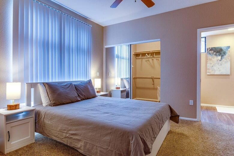 Moved Out - Ten01 2231