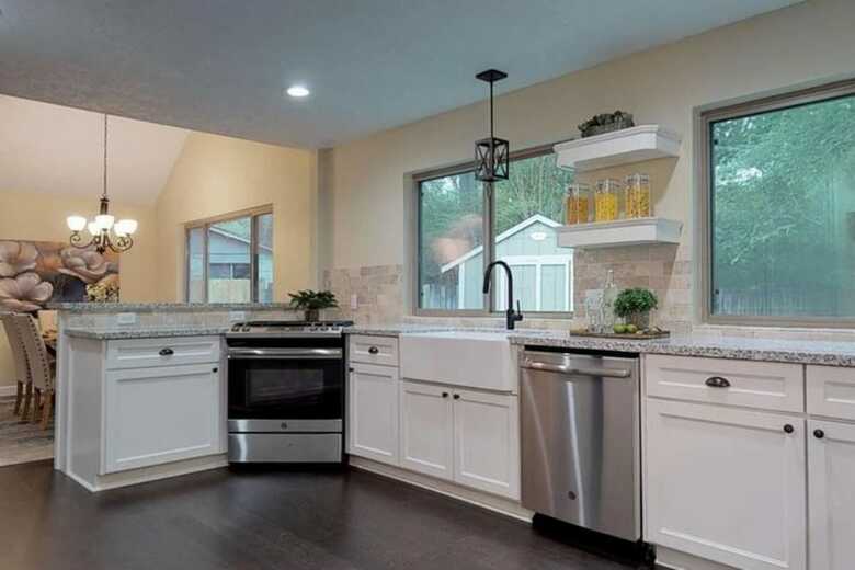 Beautiful Home In The Woodlands Best Location!