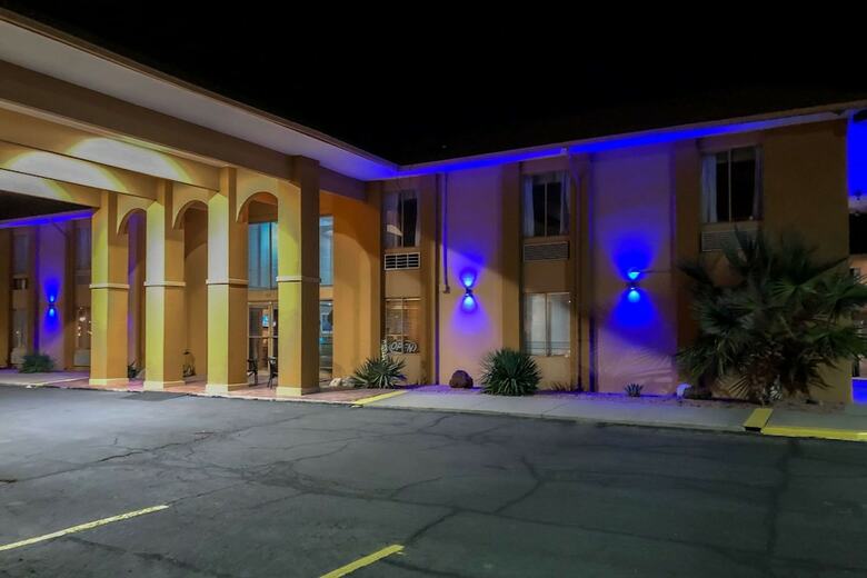 Motel Rodeway Inn & Suites