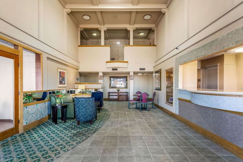 Motel Rodeway Inn & Suites