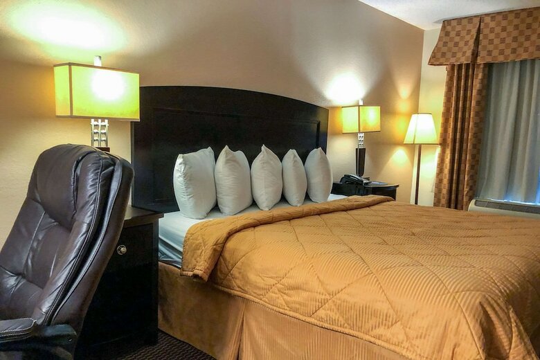 Motel Rodeway Inn & Suites