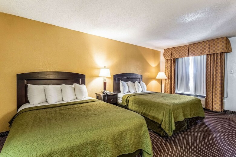 Motel Rodeway Inn & Suites
