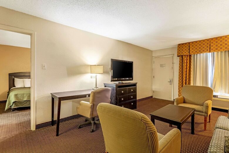 Motel Rodeway Inn & Suites