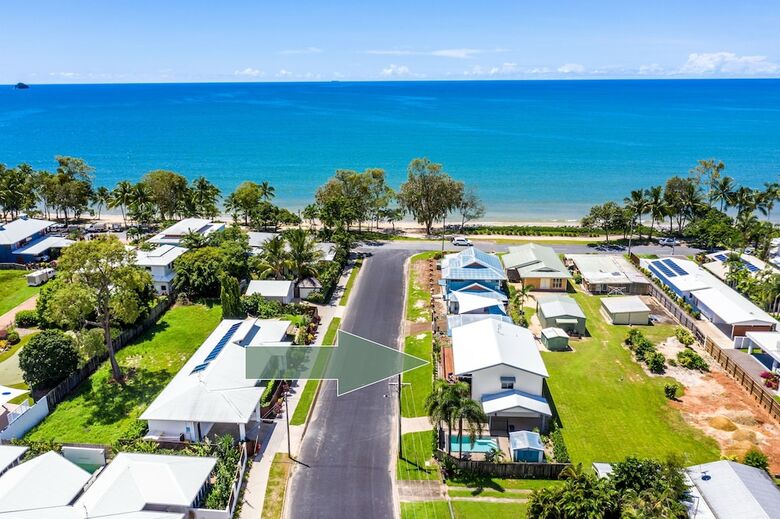 Tropical Beachside Oasis Clifton Beach