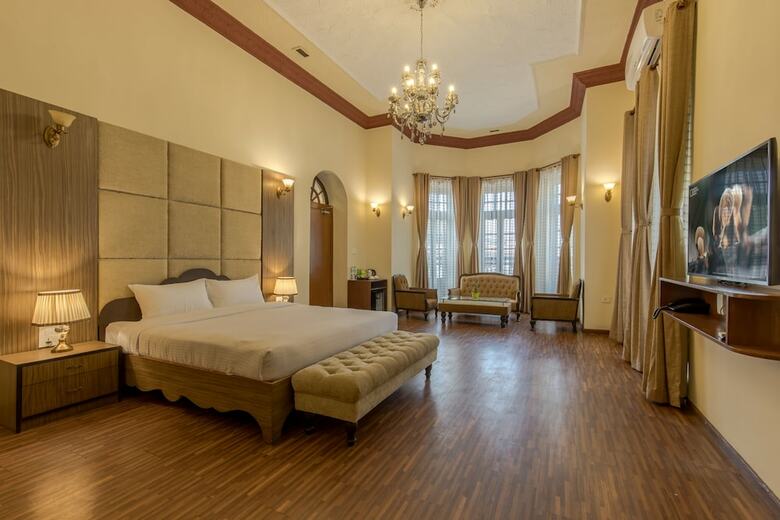 Aranya Boutique Hotel
