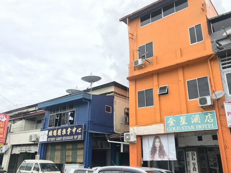 Spot On 89916 Gold Star Hotel
