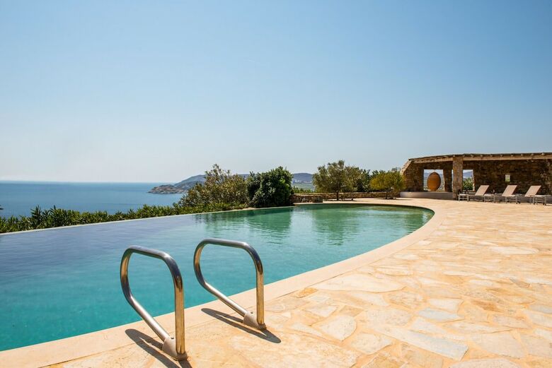 Villa Aurora III Bythe Pearls Collection