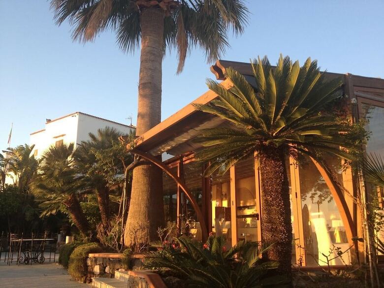 Bed & Breakfast L'incanto Restaurant & Suites