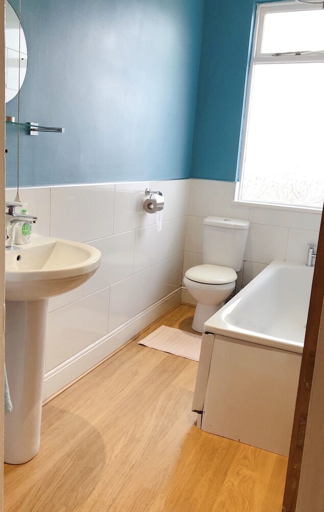 Lovely 3 Beds House 6 Guests King Beds