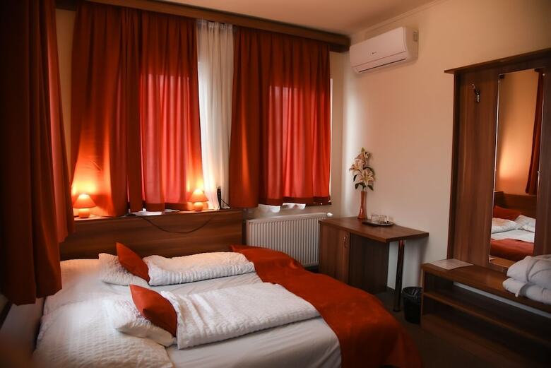 Hotel Oazis Wellness Panzio