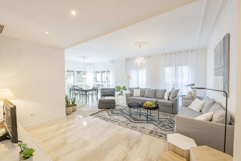 Luxury City Apartment