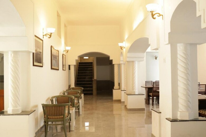 Hotel Hopp Inn Meera
