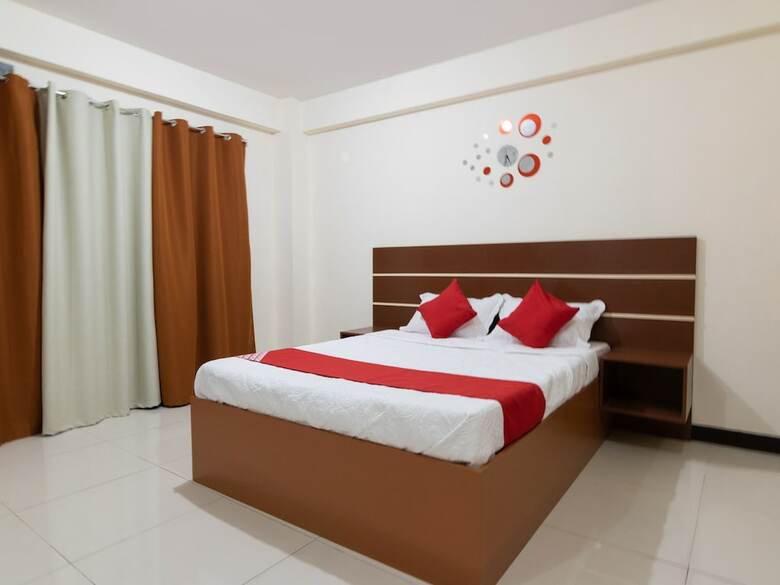 Hotel Oyo 578 Red Velvet Suites