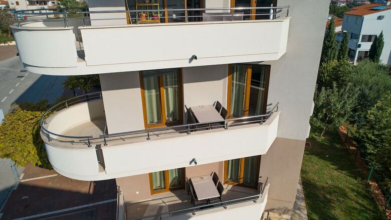 Apartments Oliva