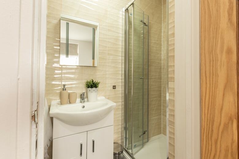 Apartamentos Karah Suites - Baker Street